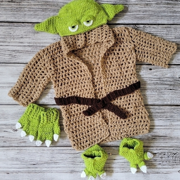 Baby Yoda Hand Crochet Costume Halloween Costume NEW - Picture 5 of 11